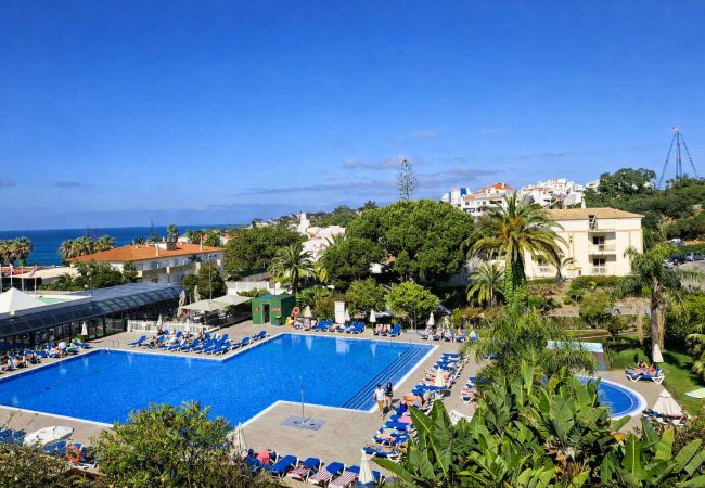 Apartamento em Albufeira - T1 Jordão - vista mar, piscina e Wifi a 150m praia