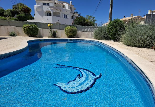 Apartamento em Albufeira - T2 Golfinho, com terraço, BBQ, wifi e piscina