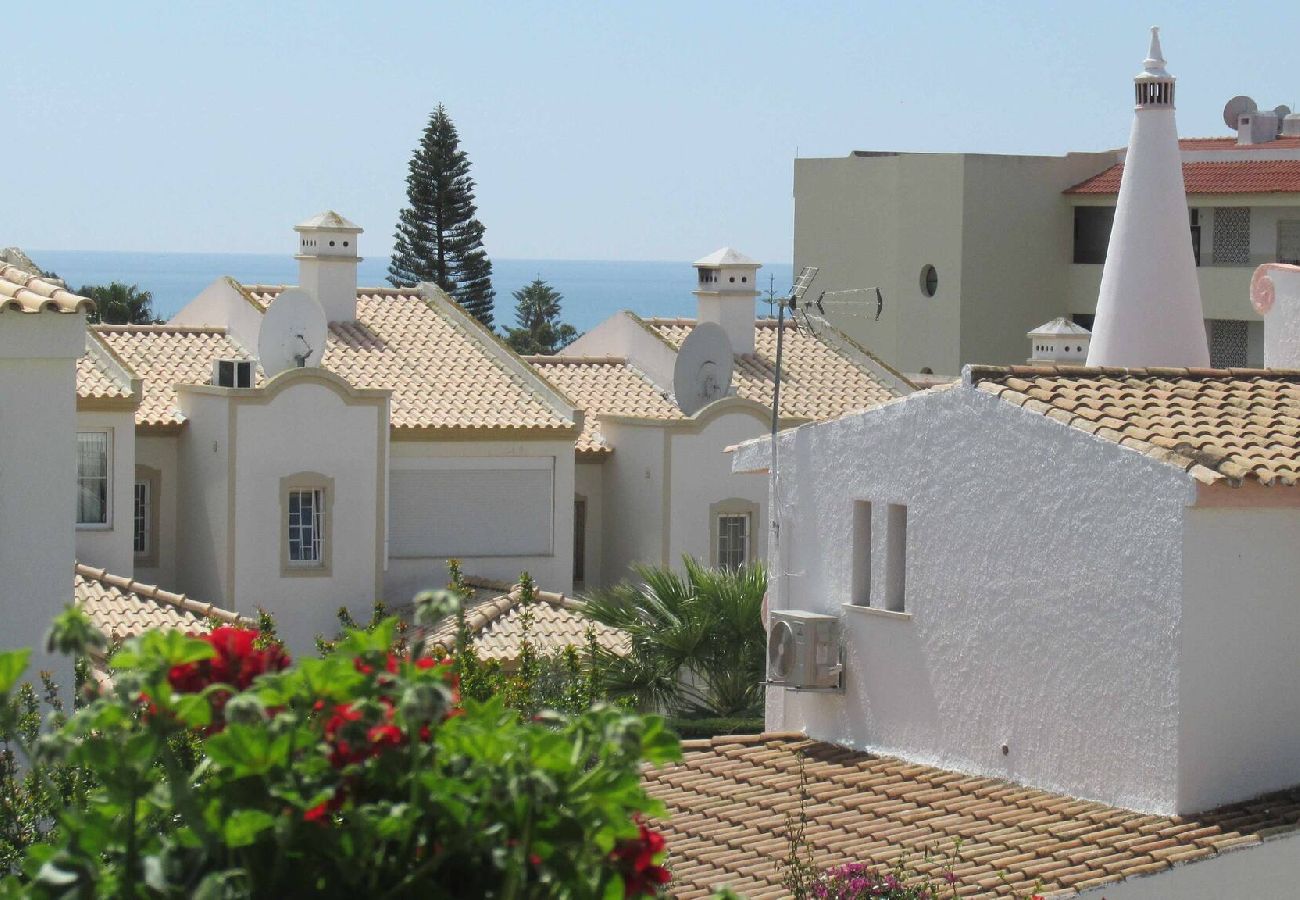 Apartamento em Albufeira - T3  Familiar Albufeira, wifi, a/c, praia a 500m