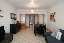 Apartamento em Albufeira - T3  Familiar Albufeira, wifi, a/c, praia a 500m