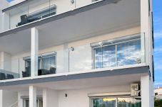 Apartamento em Albufeira - T2 r/c Galé, Piscina, BBQ, A/C, para a praia vai a