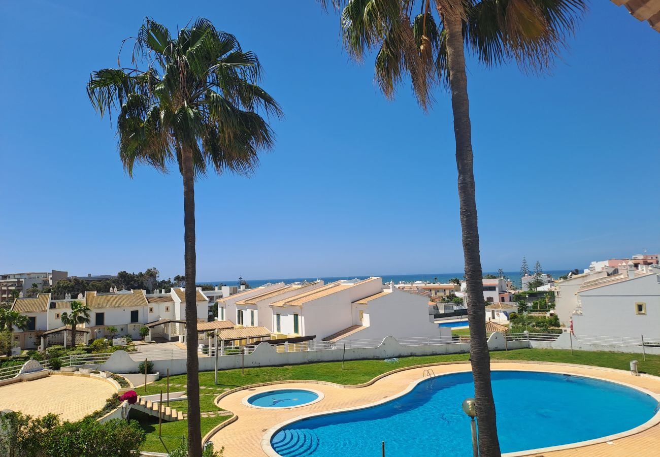 Maison à Albufeira - V2 Jardim da Oura, piscina, BBq, praia a 500m.