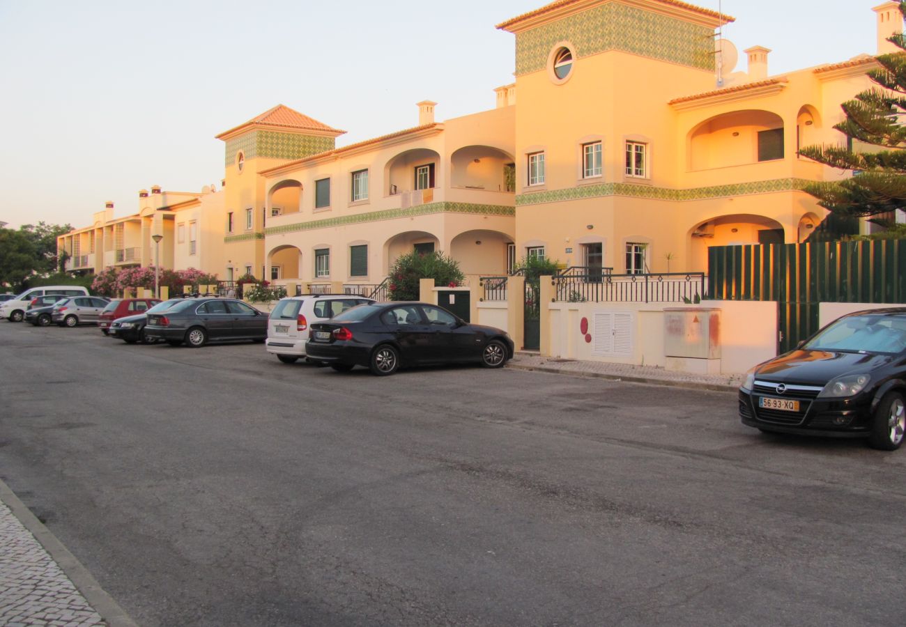 Studio à Albufeira - Estúdio 70 muito central a 500m da praia Albufeira